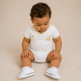Body Bebê Oficial Proteção Premium Branco e Dourado Flamengo – Personalizado com Nome e Número